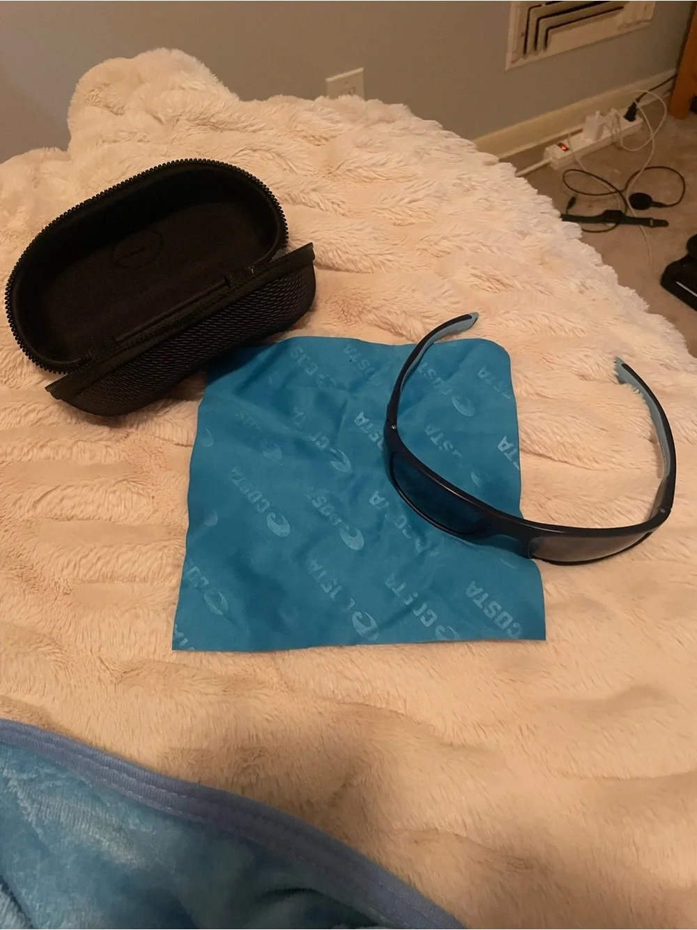 Costa Whitetip WTP 123 Polarized Fishing Sunglasses in great condition